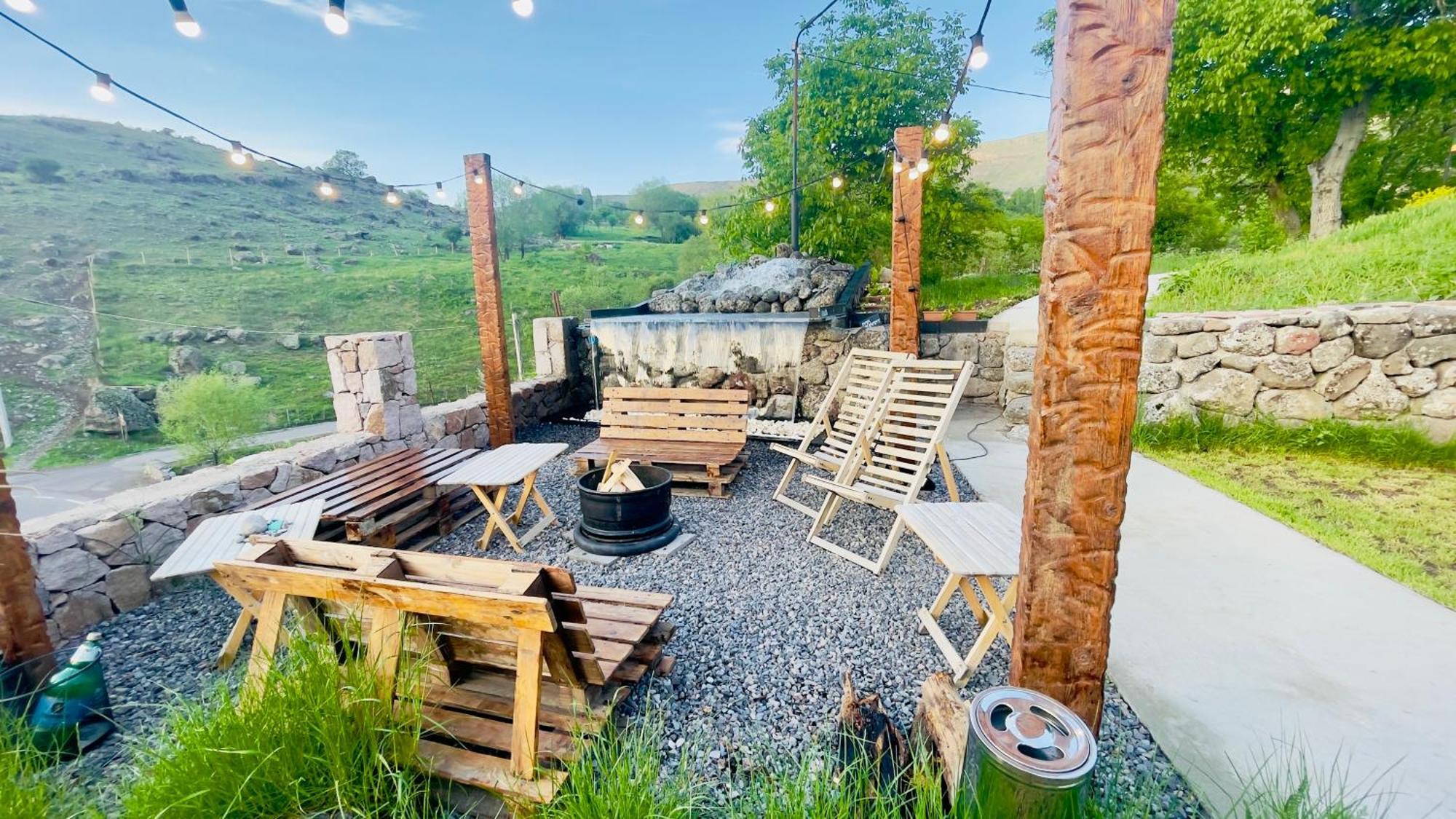 Hotel Hobbiton Near Vardzia Caves T'mogvi Buitenkant foto