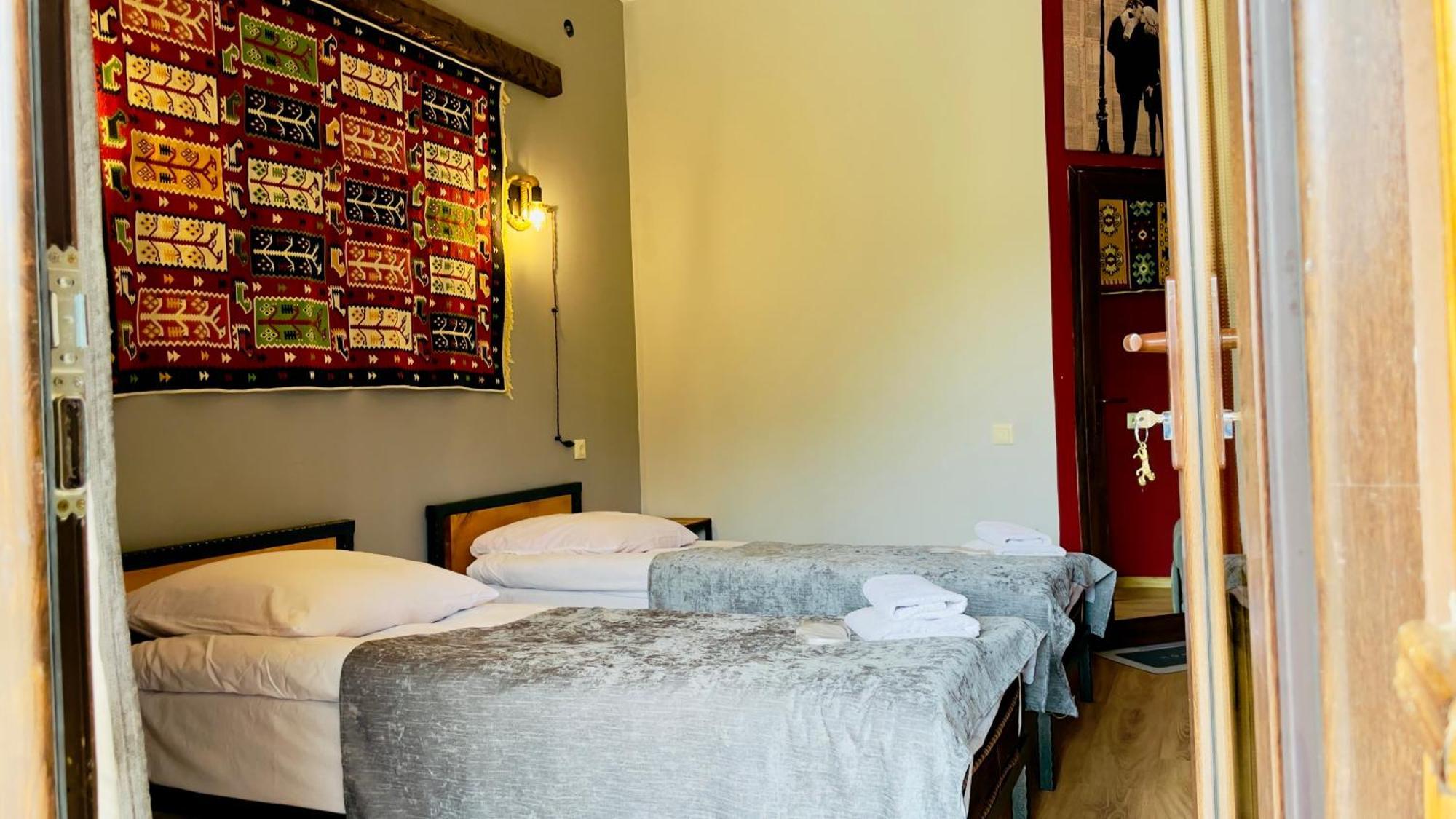 Hotel Hobbiton Near Vardzia Caves T'mogvi Buitenkant foto