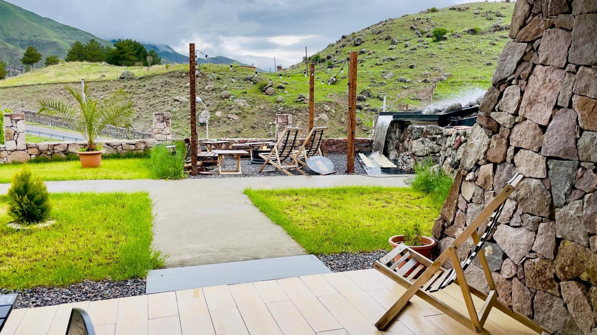 Hotel Hobbiton Near Vardzia Caves T'mogvi Buitenkant foto